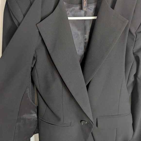 BCBGMaxAzria Women's Elegant Black Blazer Suit Jacket Size XXS - Picture 4 of 14